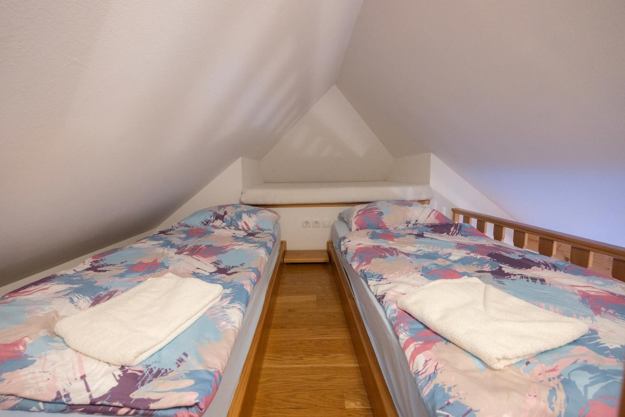Apartma In Bungalov Jezerci Gozd Martuljek Ngoại thất bức ảnh